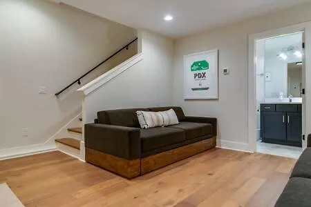 Hébergement de vacances Luxury Townhome With Rooftop Views Nashville États-Unis